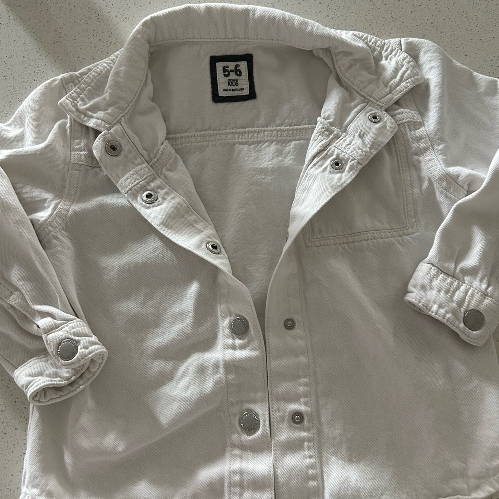 White Jean shirt jacket. 5-6 years old size